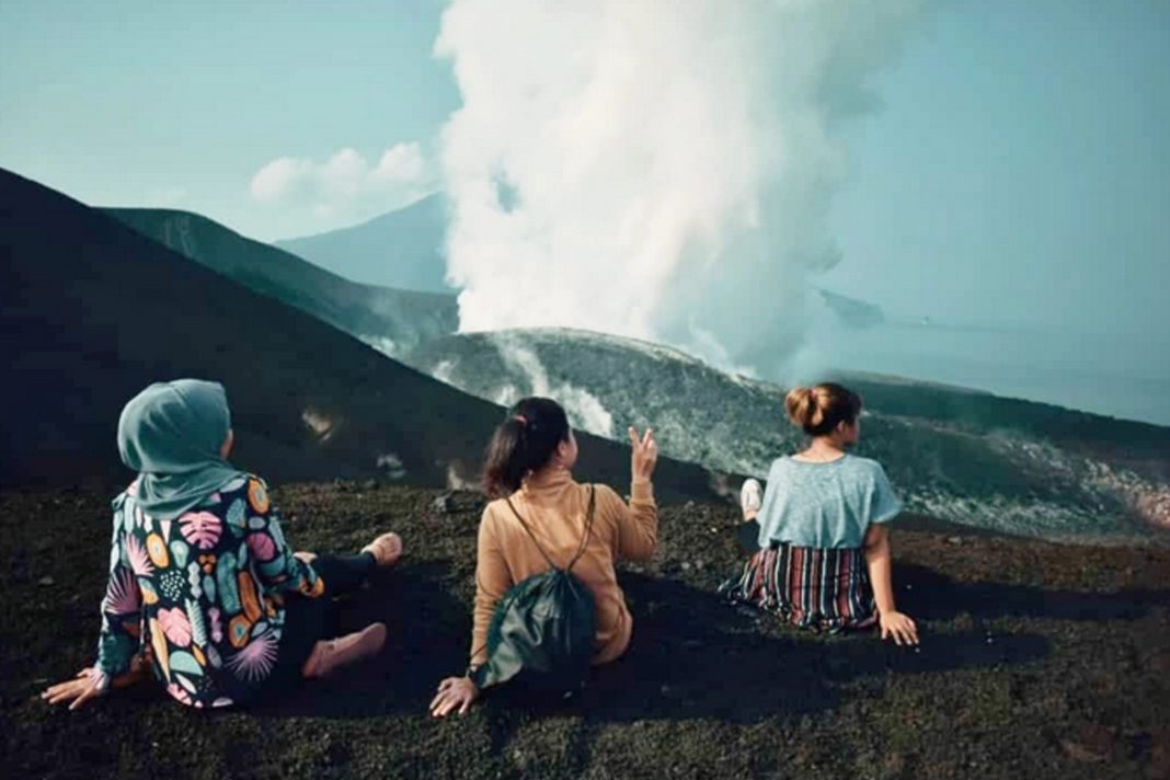 hiking-krakatau-lampung